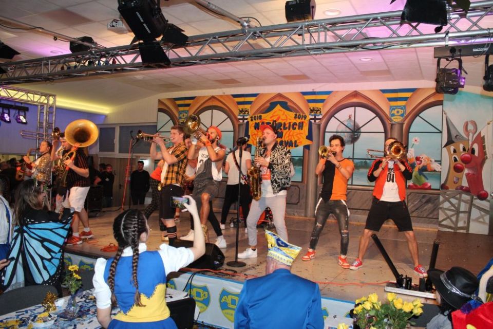 Querbeat bei Proklamation